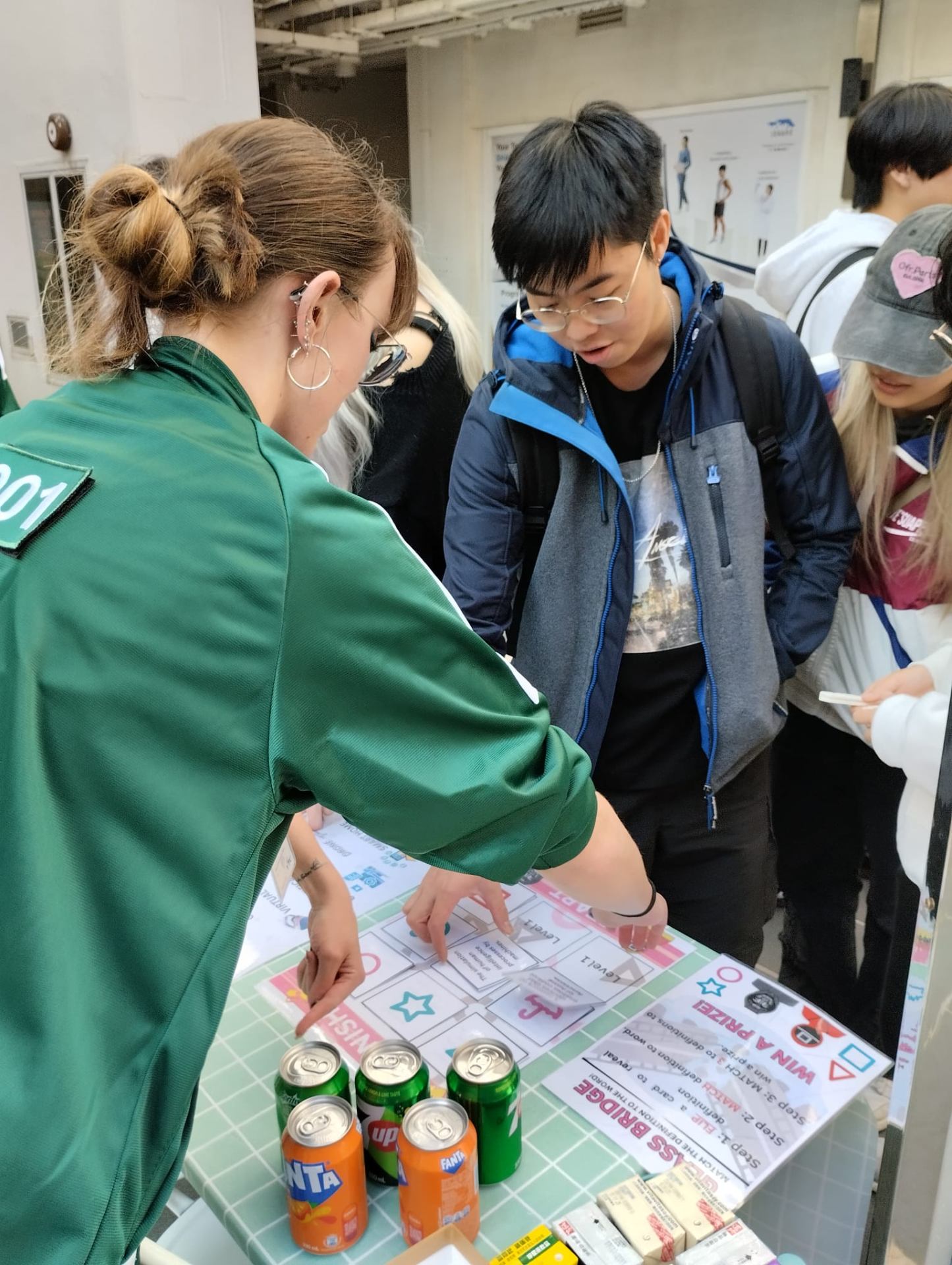 'Cross the Bridge' definition-matching prize game
